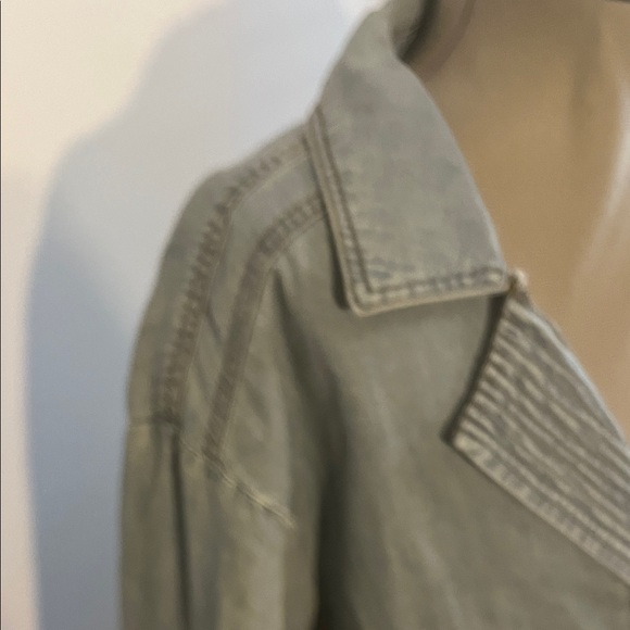 We The Free Light Blue Denim Top - Picture 3 of 9